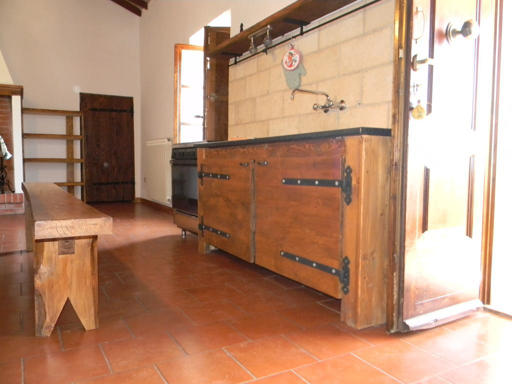 セッレ・ディ・ラポラーノ Agriturismo Podere La Selvaヴィラ エクステリア 写真