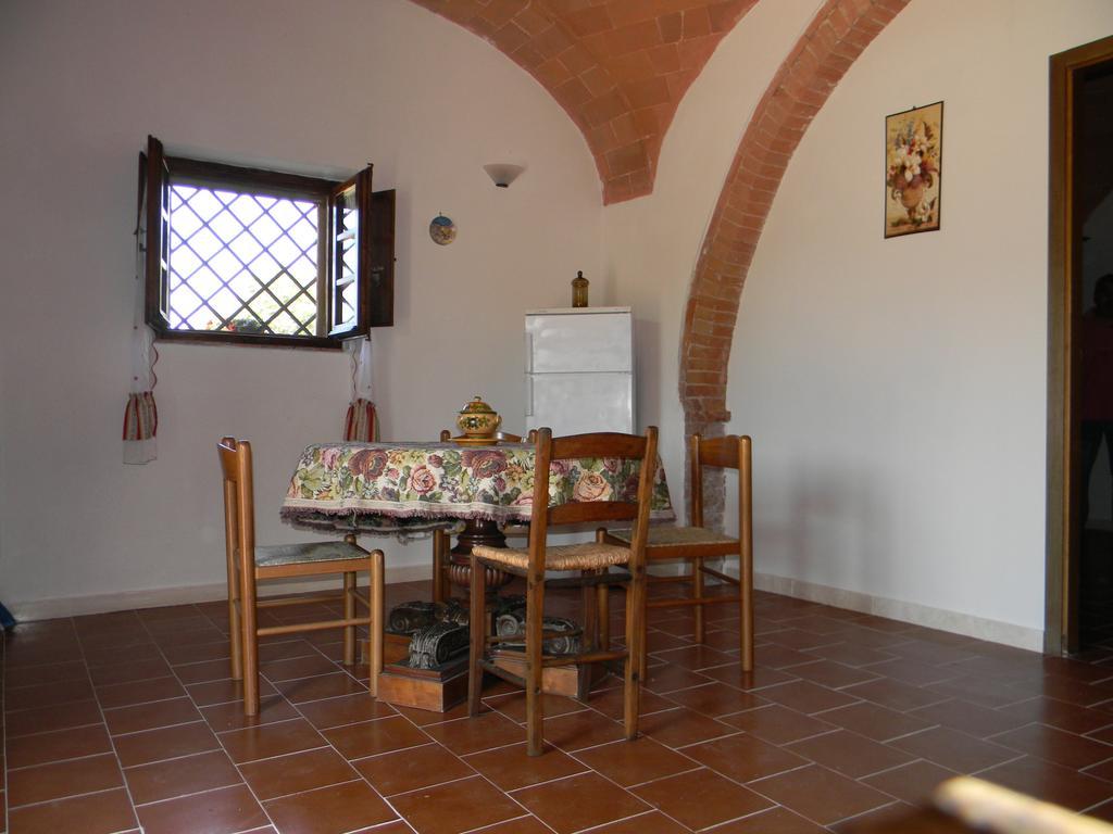 セッレ・ディ・ラポラーノ Agriturismo Podere La Selvaヴィラ 部屋 写真